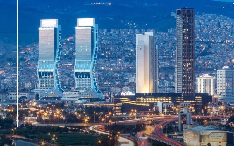 İZMİR’İN 6 İLÇESİ  EN KALABALIK 100 İLÇE ARASINA GİRDİ.