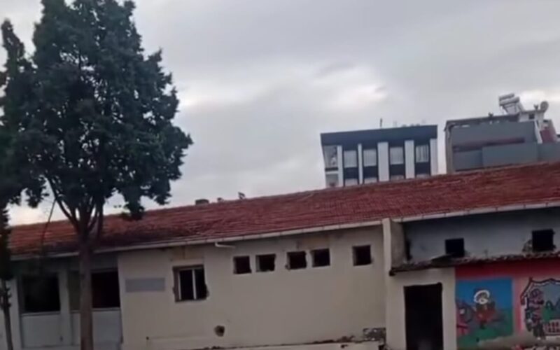 İZMİR KONAK KORKU EVİ GİBİ TERKEDİLMİŞ OKUL