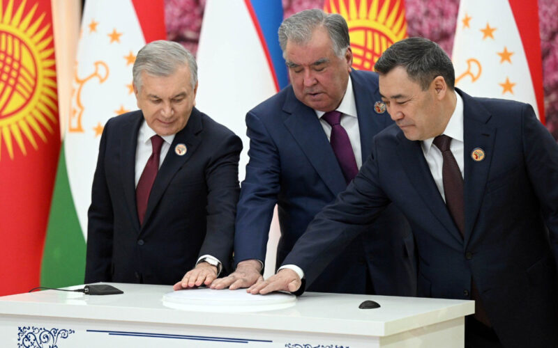 ÖZBEKİSTAN, KIRGIZİSTAN VE TACİKİSTAN SINIR ÜÇLÜSÜ ANLAŞMASINI İMZALADI